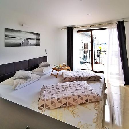 Pansion Makina Hotel Vodice Exterior photo