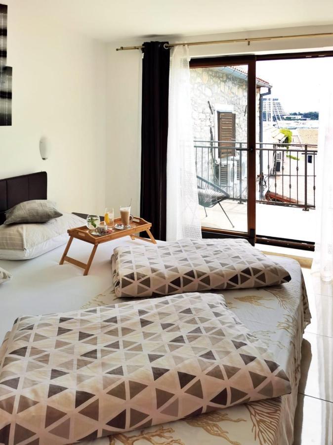 Pansion Makina Hotel Vodice Exterior photo
