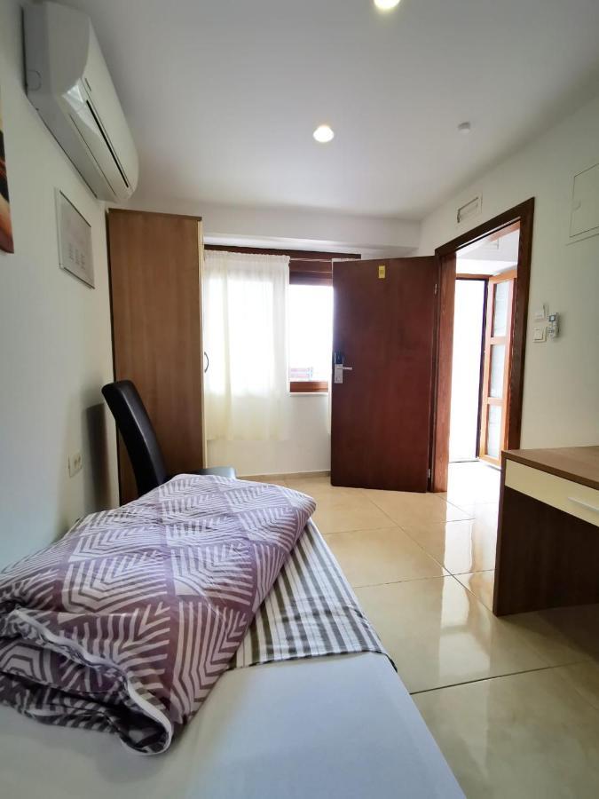 Pansion Makina Hotel Vodice Exterior photo