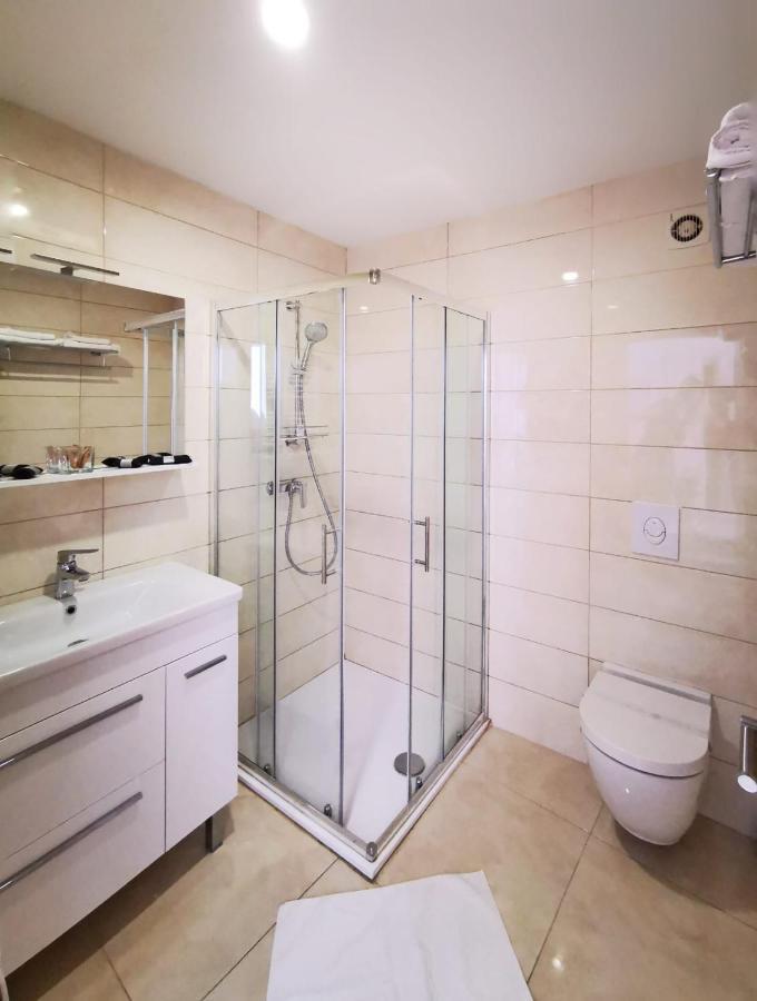 Pansion Makina Hotel Vodice Exterior photo