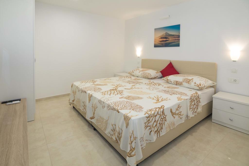 Pansion Makina Hotel Vodice Exterior photo