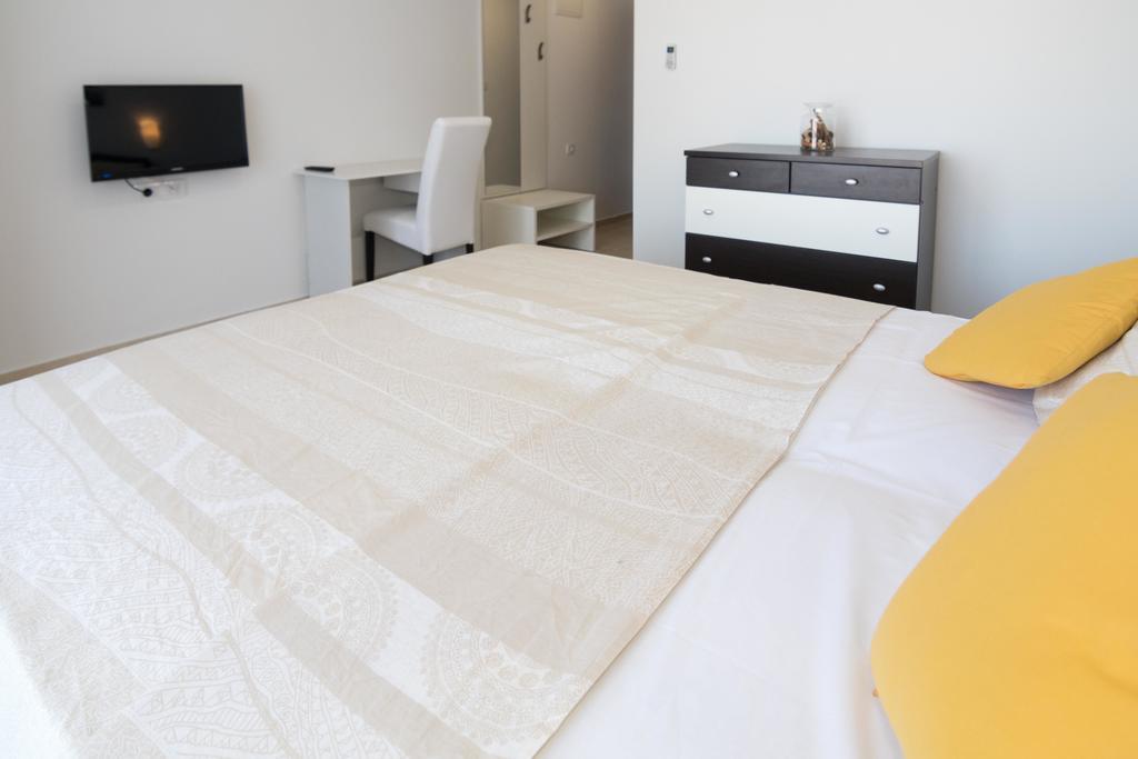 Pansion Makina Hotel Vodice Exterior photo